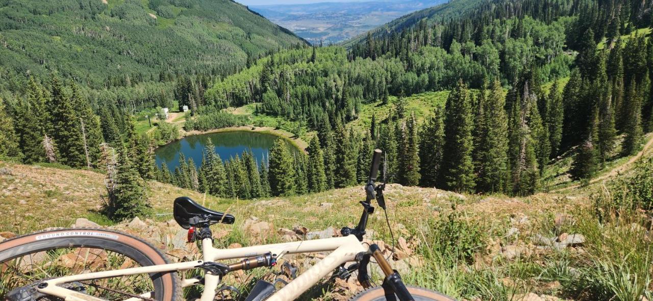 Stunning At Solitude, Steps From Chair Lift, East #103 Brighton Buitenkant foto